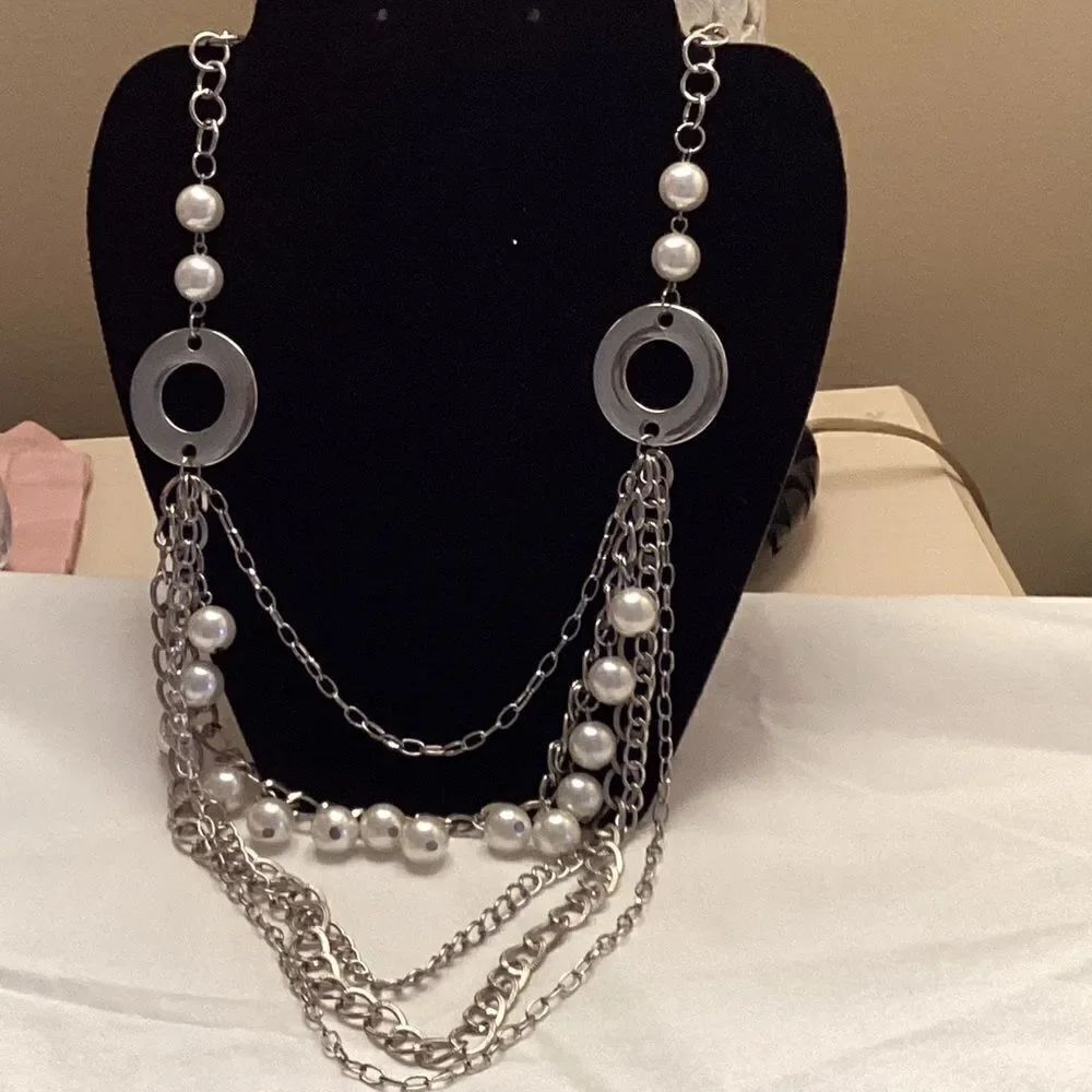 Adjustable Length Silvertone and Faux Pearl Necklace Multi Strand